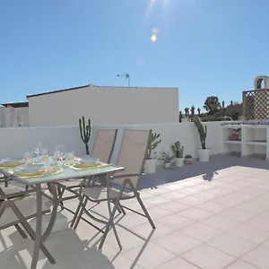 https://apartamento-entero-piscina-solarium-a-pie-de-la-playa.es-andalucia.com